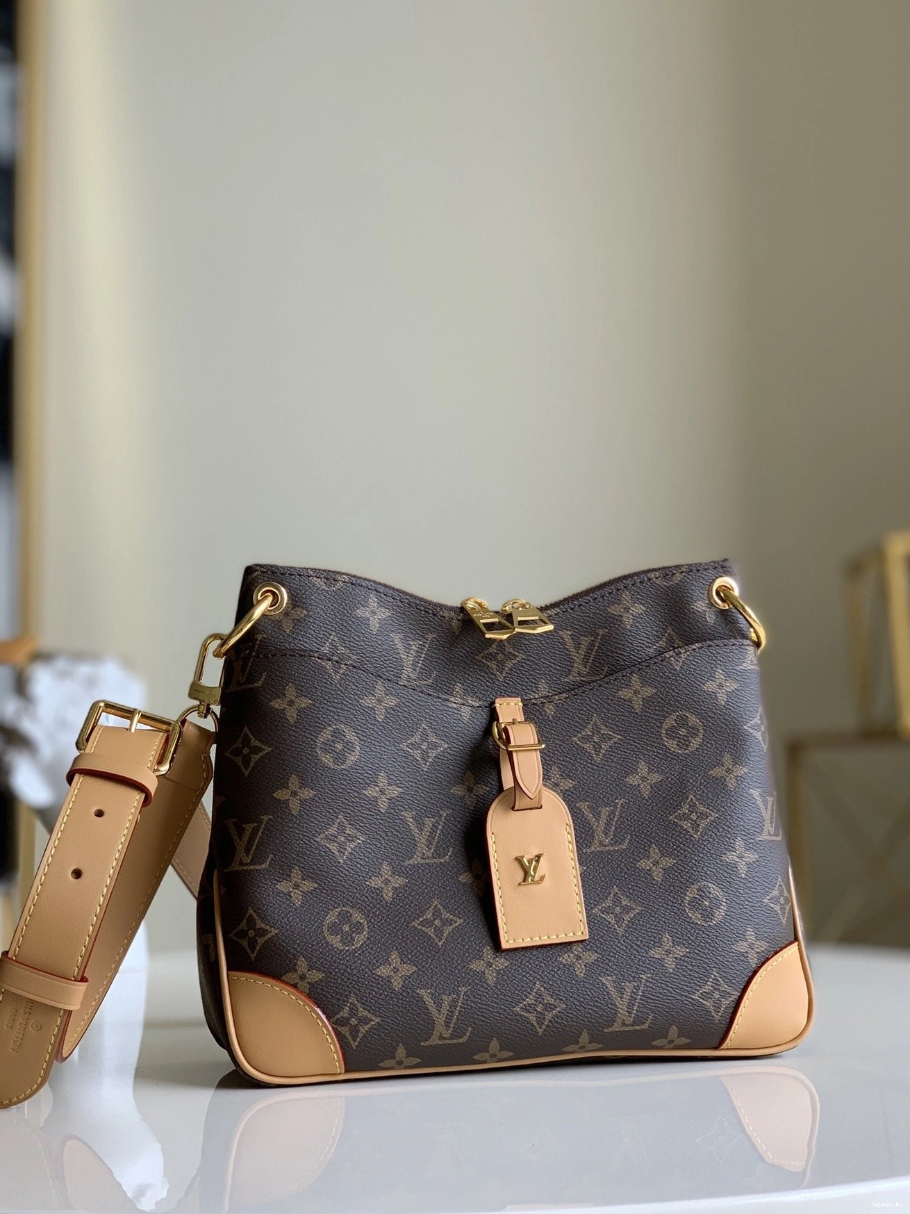 LOUIS VUITTON PM ODÉON 0321